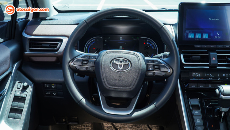 Đánh giá Toyota Innova Cross HEV - MPV mang đậm chất SUV, đáng mua trong tầm giá 1 tỷ