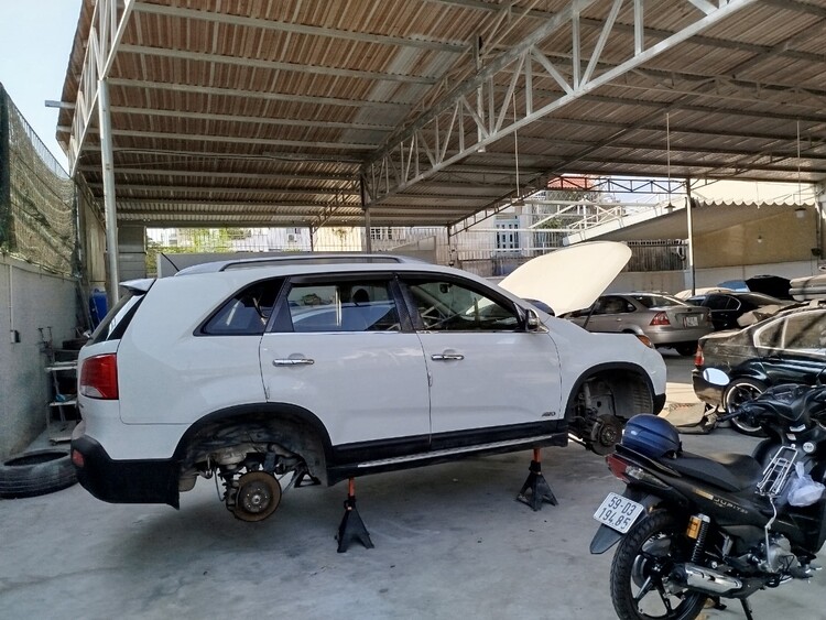 GARAGE TÍN PHÁT. 2/117 Đường Số 8,Bình Hưng Hòa,Bình Tân (Đối diện Aeon Tân Phú).