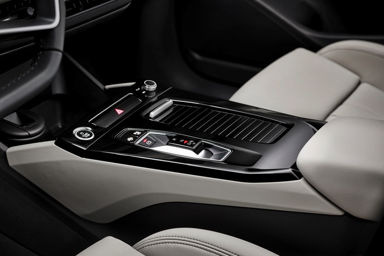 Audi-Q6-e-tron-16.jpg
