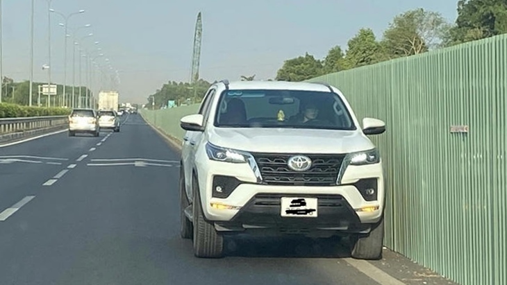 chay nguoc chieu CT DG-PT Fortuner.jpg