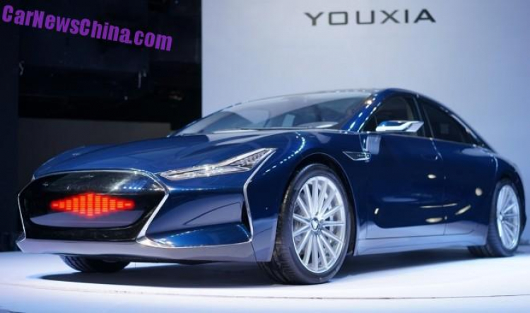 Xe Trung quốc Youxia Electric nhái Tesla Model S từ trong ra ngoài