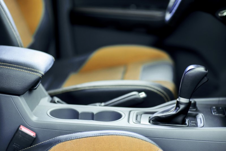Ford Ranger 2015 bán ra từ giữa tháng 8, giá từ 619-859 triệu đồng