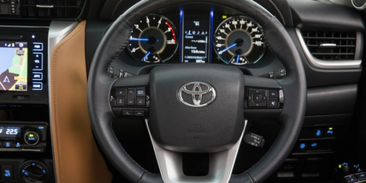 Toyota Fortuner 2016 bản Úc lộ nội thất