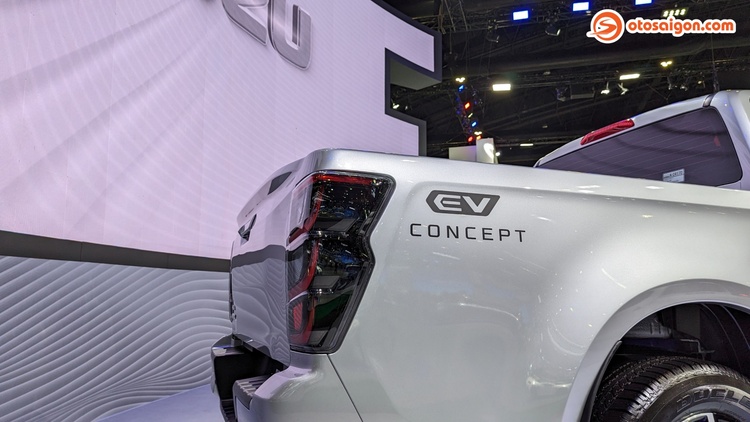 [BIMS 2024] Xem thực tế Isuzu D-Max EV Concept - Mẫu bán tải điện lần đầu trình làng, sạc đầy đi được 300 Km