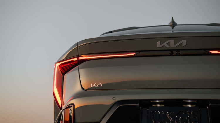 Kia K4 2025 công bố hình ảnh thực tế chính thức: Ngầu, thể thao, hiện đại theo phong cách mới