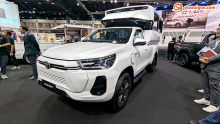 toyota-hilux-revo-bev-concept-1.jpg