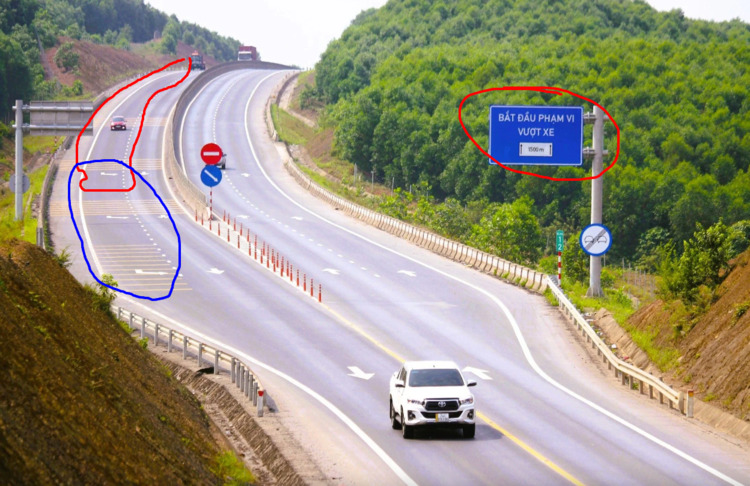 Hơn 7.000 đinh phản quang được bổ sung trên cao tốc Cam Lộ - La Sơn Hơn 7.000 đinh phản quang được bổ sung trên cao tốc Cam Lộ - La Sơn