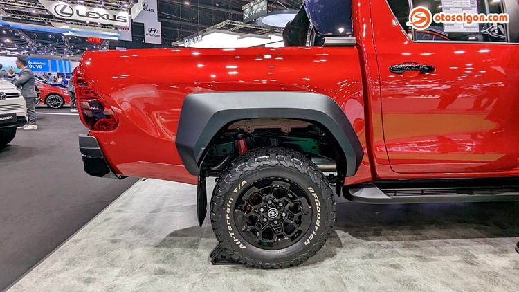 [BIMS 2024] Chi tiết Toyota Hilux Revo GR Sport mạnh 224 mã lực, sẵn sàng thách thức cả Ranger Raptor