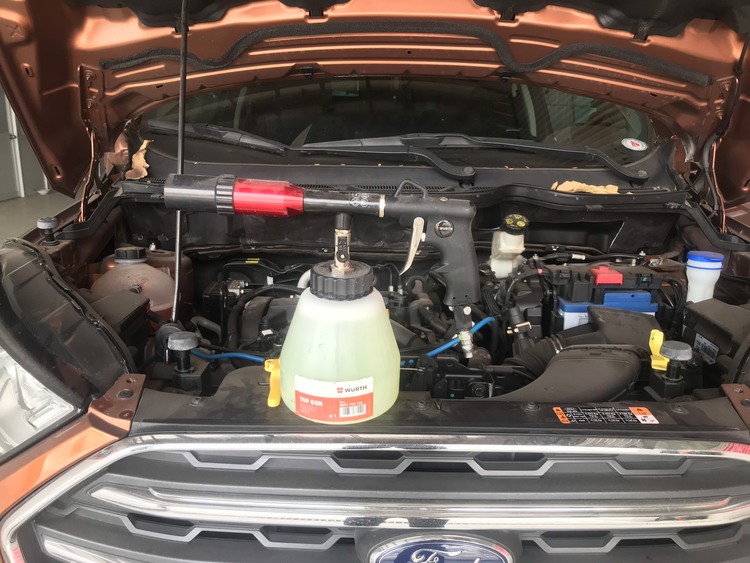 HẢI PHONG AUTO VỆ SINH KHOANG MÁY FORD RANGER HẢI PHONG AUTO VỆ SINH KHOANG MÁY FORD RANGER