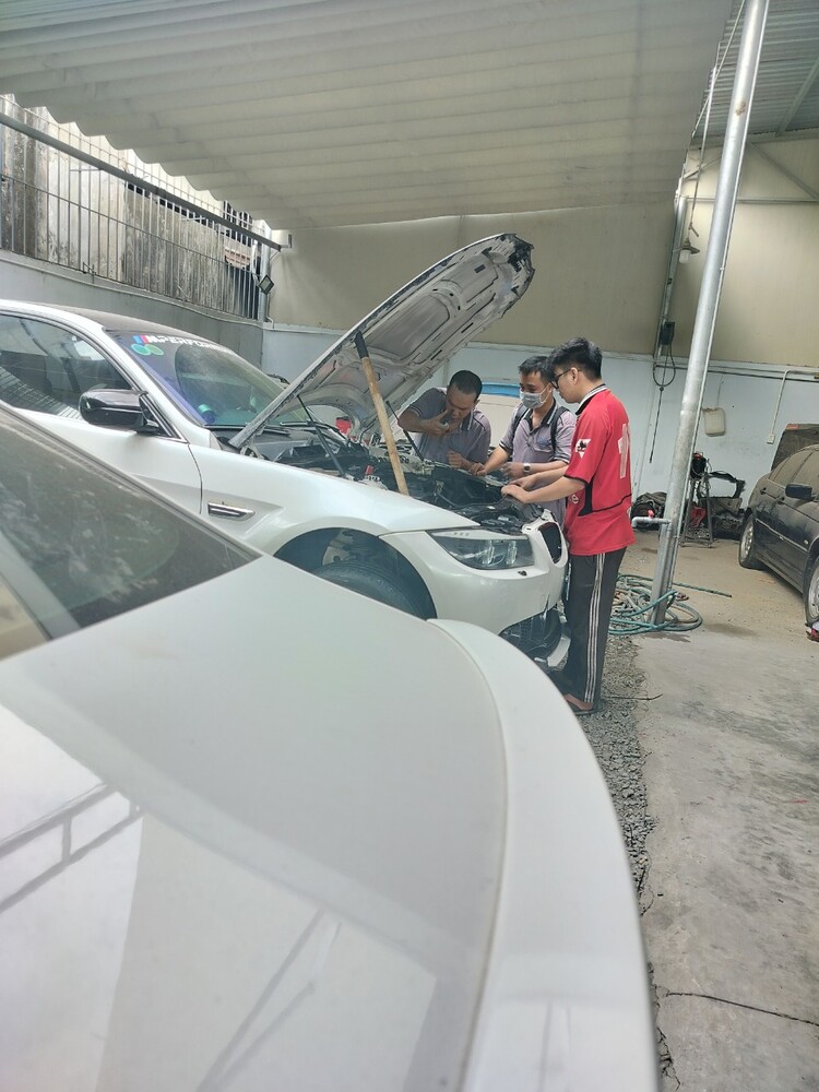 GARAGE TÍN PHÁT. 2/117 Đường Số 8,Bình Hưng Hòa,Bình Tân (Đối diện Aeon Tân Phú).