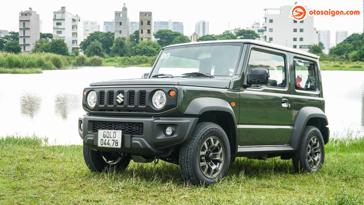 Suzuki Jimny chốt giá bán từ 789 triệu đồng tại Việt Nam và có 2 tùy chọn màu sắc