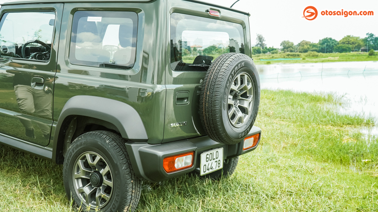 Suzuki Jimny chốt giá bán từ 789 triệu đồng tại Việt Nam và có 2 tùy chọn màu sắc Suzuki Jimny chốt giá bán từ 789 triệu đồng tại Việt Nam và có 2 tùy chọn màu sắc