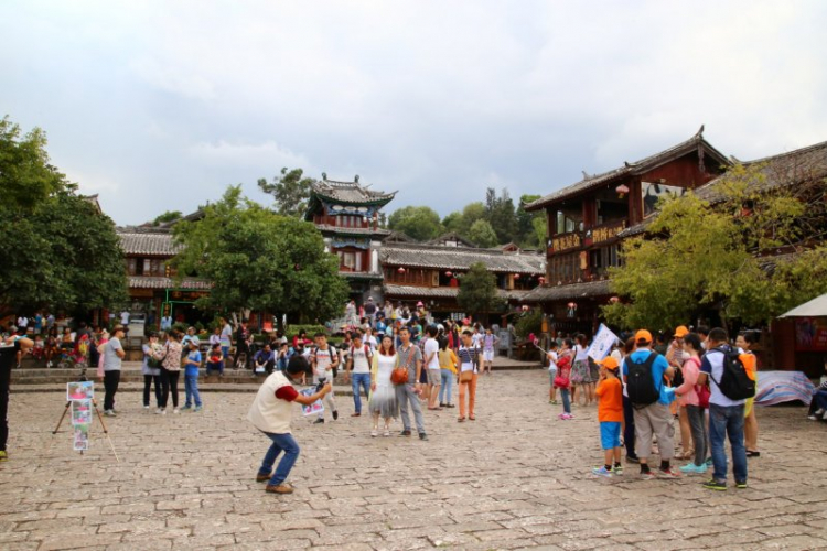 Hành trình trở lại Tây Tạng và Everest Base Camp - Gian nan vượt cửa ải đăng kiểm Trung Quốc