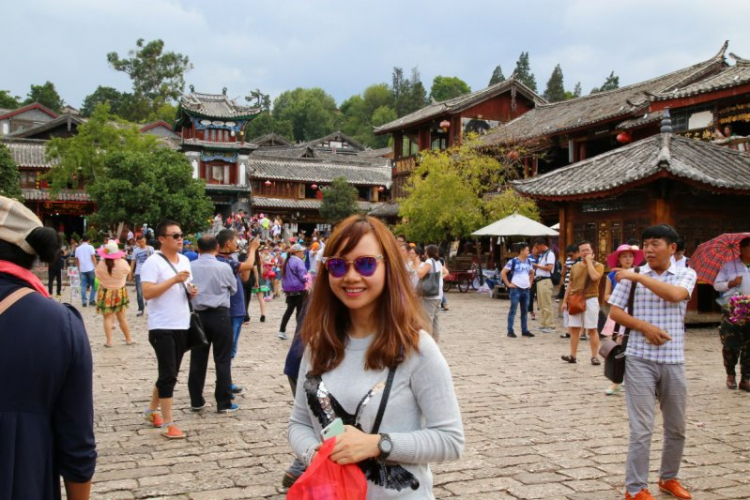 Hành trình trở lại Tây Tạng và Everest Base Camp - Gian nan vượt cửa ải đăng kiểm Trung Quốc Hành trình trở lại Tây Tạng và Everest Base Camp - Gian nan vượt cửa ải đăng kiểm Trung Quốc