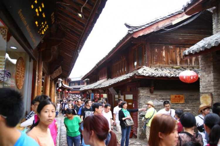 Hành trình trở lại Tây Tạng và Everest Base Camp - Gian nan vượt cửa ải đăng kiểm Trung Quốc Hành trình trở lại Tây Tạng và Everest Base Camp - Gian nan vượt cửa ải đăng kiểm Trung Quốc