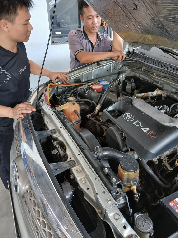 GARAGE TÍN PHÁT. 2/117 Đường Số 8,Bình Hưng Hòa,Bình Tân (Đối diện Aeon Tân Phú).