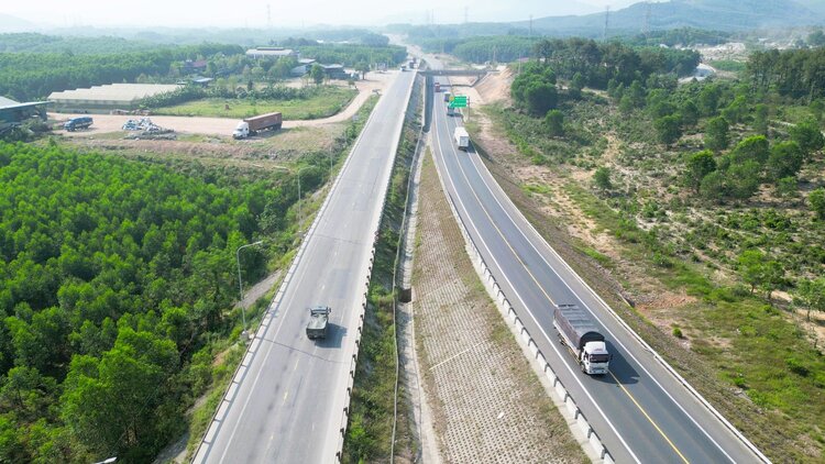 Sắp có 2 trạm dừng nghỉ tạm trên tuyến cao tốc Cam Lộ - La Sơn
