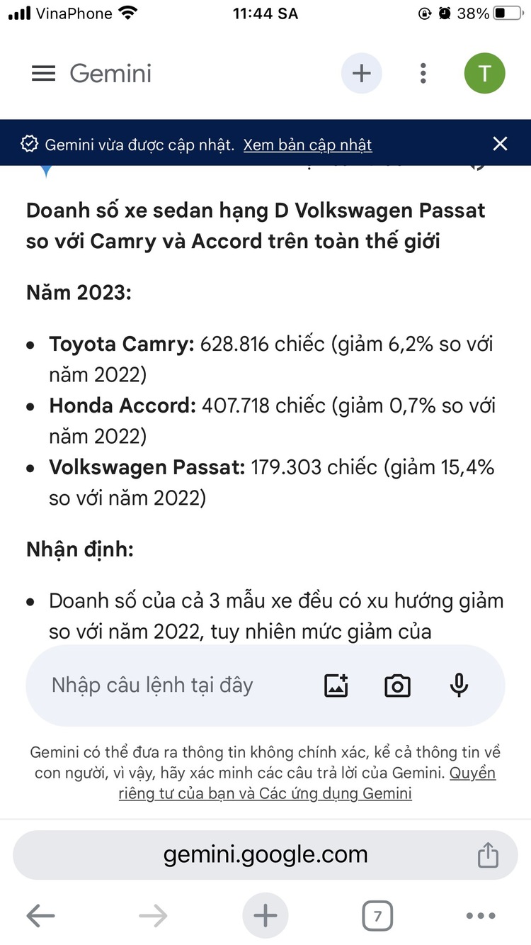 Toyota Camry 2025 chốt giá từ 722 triệu đồng, bản mới rẻ hơn bản cũ dù nâng cấp toàn diện