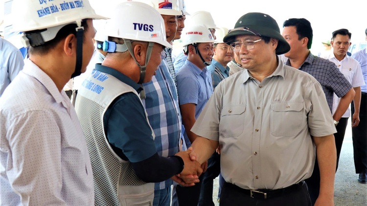 Thủ tướng: Thi công "3 ca, 4 kíp", sớm hoàn thành cao tốc Khánh Hòa - Buôn Ma Thuột