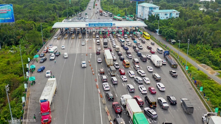 Đề xuất mở rộng ngay cao tốc TP HCM - Long Thành lên 10 làn xe