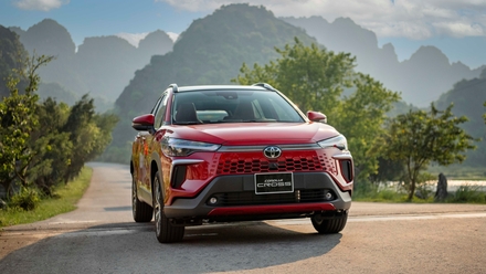 Toyota Corolla Cross 2024 chính thức ra mắt: Nâng cấp để tìm lại ngôi vương