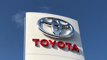 Toyota đạt lợi nhuận kỷ lục nhờ dòng xe hybrid