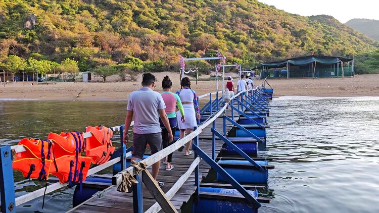 Quay lại Vĩnh Hy sau 14 năm, Hang Rái quá đẹp! (19/4/2024)