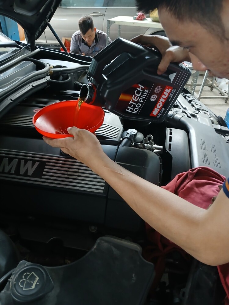 GARAGE TÍN PHÁT. 2/117 Đường Số 8,Bình Hưng Hòa,Bình Tân (Đối diện Aeon Tân Phú). GARAGE TÍN PHÁT. 2/117 Đường Số 8,Bình Hưng Hòa,Bình Tân (Đối diện Aeon Tân Phú).
