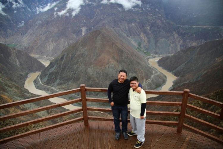 Hành trình vượt núi cao dốc sâu 1.600 cây số từ Shangri-La đến Lhasa
