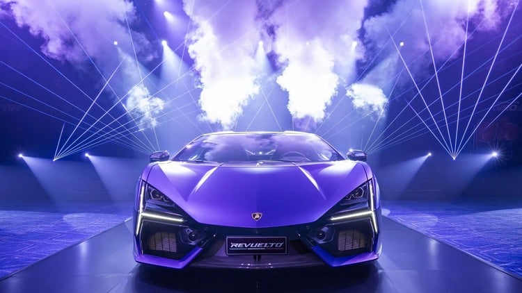 Lamborghini cho biết siêu xe điện hoàn toàn vẫn còn quá sớm