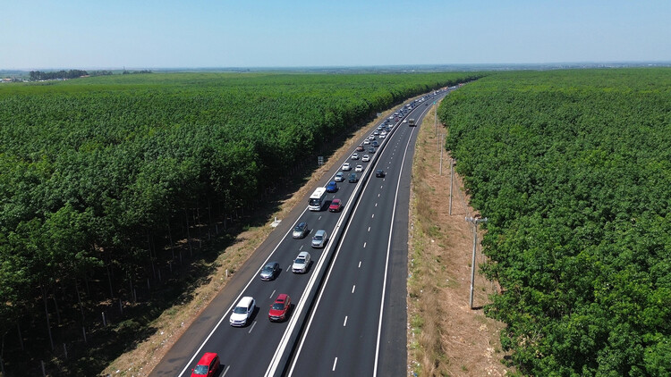 3 năm, làm xong 800km cao tốc