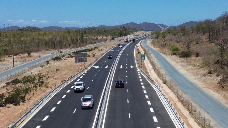 3 năm, làm xong 800km cao tốc