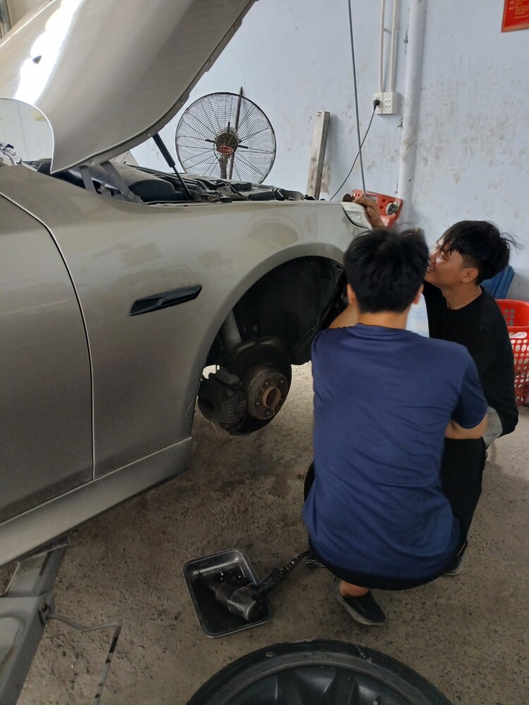 GARAGE TÍN PHÁT. 2/117 Đường Số 8,Bình Hưng Hòa,Bình Tân (Đối diện Aeon Tân Phú).