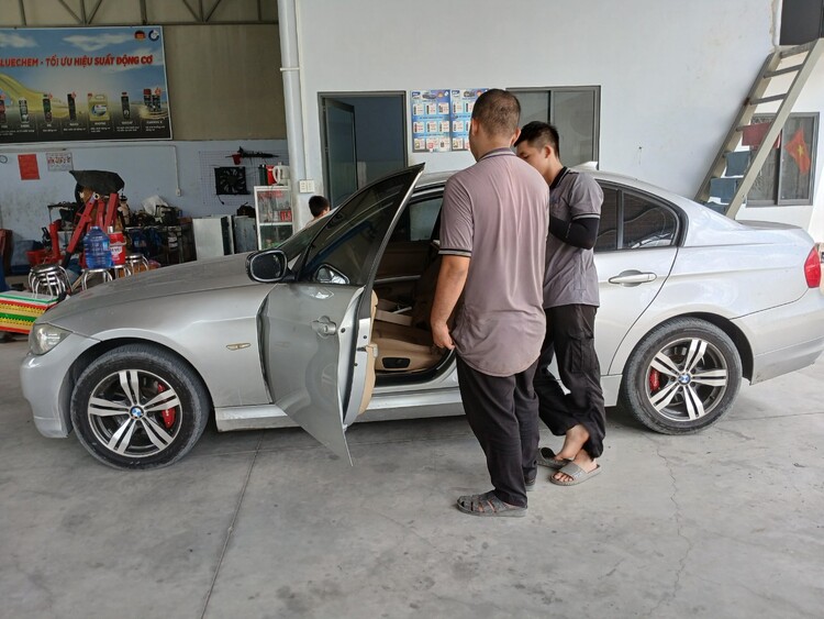 GARAGE TÍN PHÁT. 2/117 Đường Số 8,Bình Hưng Hòa,Bình Tân (Đối diện Aeon Tân Phú).