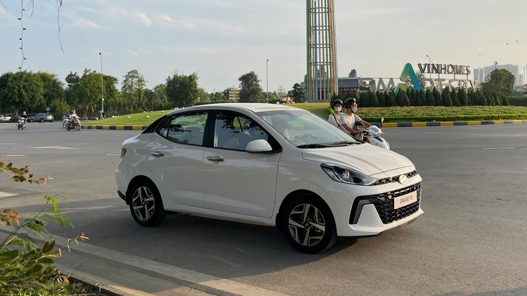 Bắt gặp Hyundai Grand i10 mới lăn bánh trên đường phố Việt, sắp ra mắt