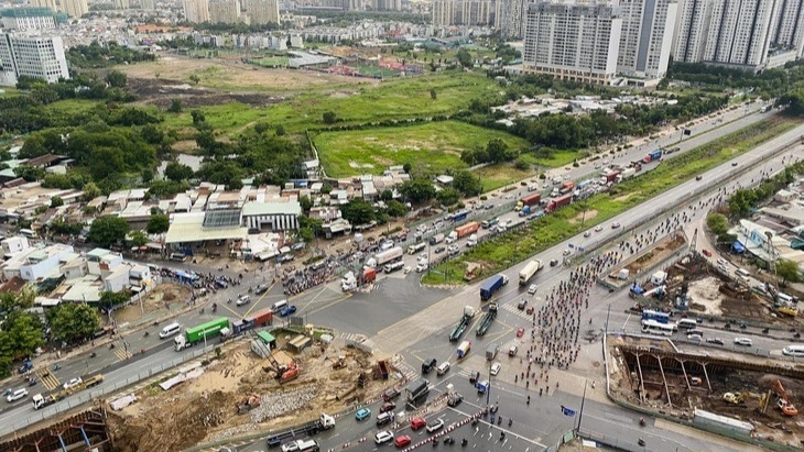 TP.HCM yêu cầu giảm nguy cơ ùn tắc ở nút giao An Phú xuống thấp nhất