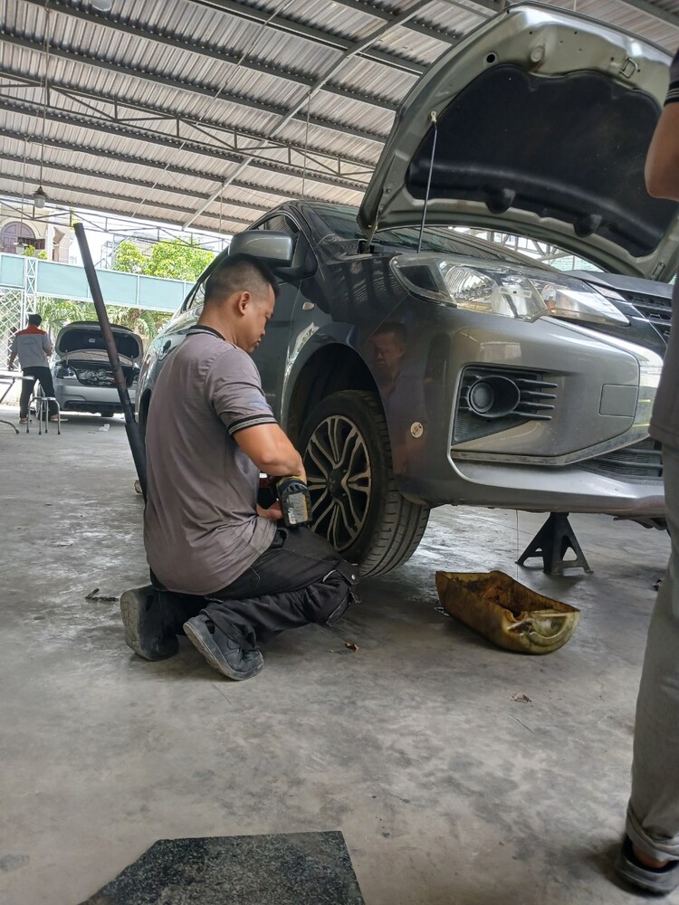 GARAGE TÍN PHÁT. 2/117 Đường Số 8,Bình Hưng Hòa,Bình Tân (Đối diện Aeon Tân Phú).