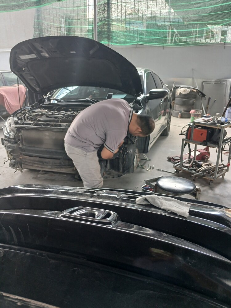 GARAGE TÍN PHÁT. 2/117 Đường Số 8,Bình Hưng Hòa,Bình Tân (Đối diện Aeon Tân Phú).