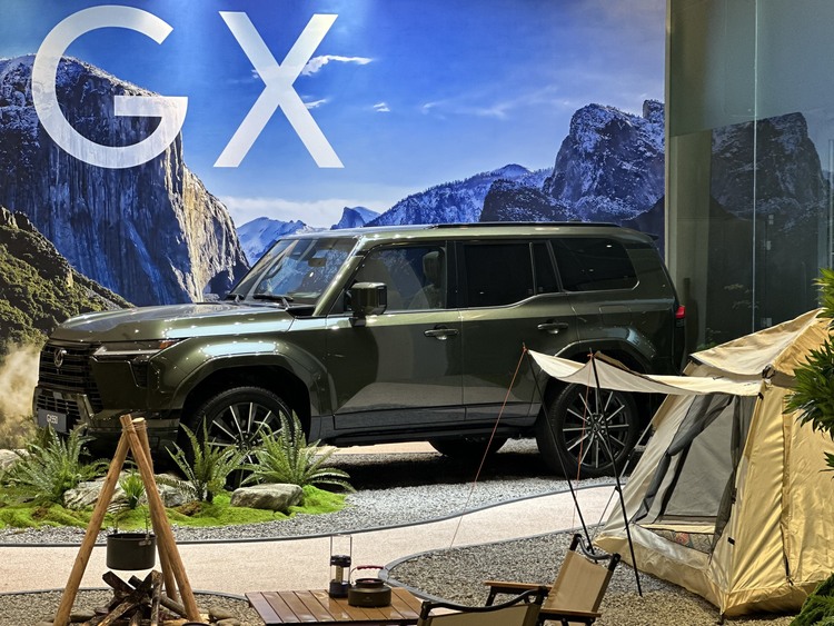 SUV sang Lexus GX 550 ra mắt đại gia Việt, giá từ 6,2 tỷ đồng