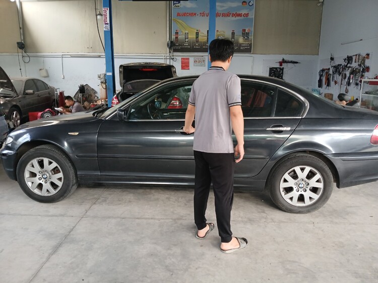 GARAGE TÍN PHÁT. 2/117 Đường Số 8,Bình Hưng Hòa,Bình Tân (Đối diện Aeon Tân Phú).