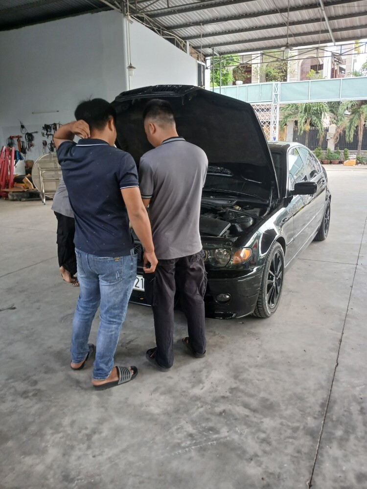 GARAGE TÍN PHÁT. 2/117 Đường Số 8,Bình Hưng Hòa,Bình Tân (Đối diện Aeon Tân Phú).