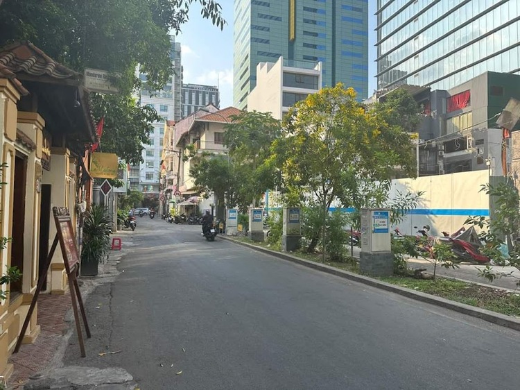 Cập nhật giá nhà phố TT quận 1,3,4,10, Phú Nhuận , Bình Thạnh Cập nhật giá nhà phố TT quận 1,3,4,10, Phú Nhuận , Bình Thạnh