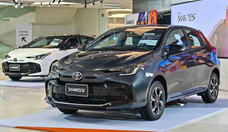 toyota-yaris-7.jpg