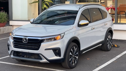 Honda br-v dai ly xem xe 2.jpg