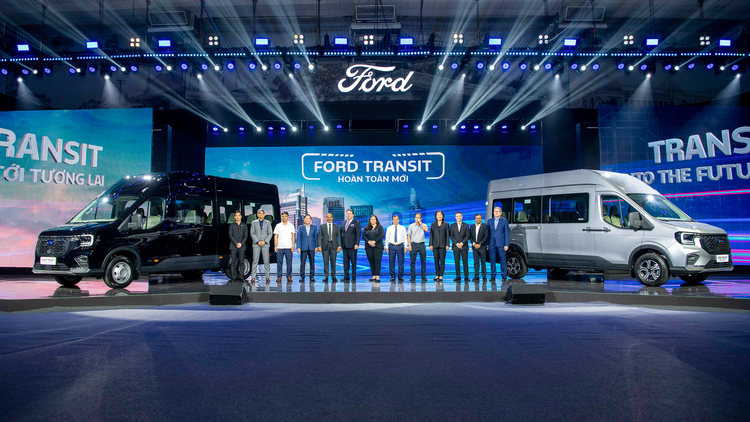 Otosaigon-Ford_Transit_hoantoanmoi_63.jpg