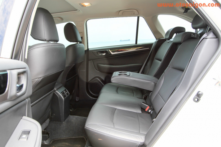 Sau vô lăng Subaru Outback 2015: hoàn hảo cho gia đình Sau vô lăng Subaru Outback 2015: hoàn hảo cho gia đình