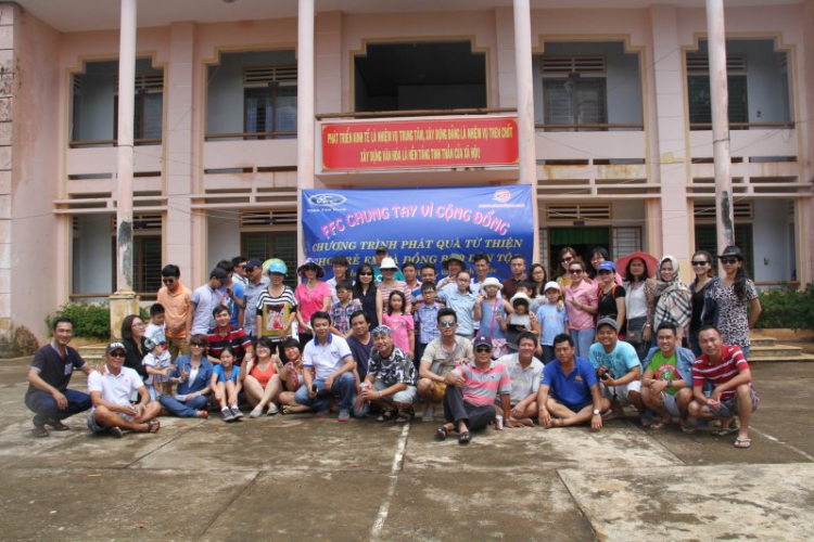 Cắm trại ngủ lều tại Bù Lạch kết hợp trao quà cho trẻ em nghèo Bù Đăng Cắm trại ngủ lều tại Bù Lạch kết hợp trao quà cho trẻ em nghèo Bù Đăng