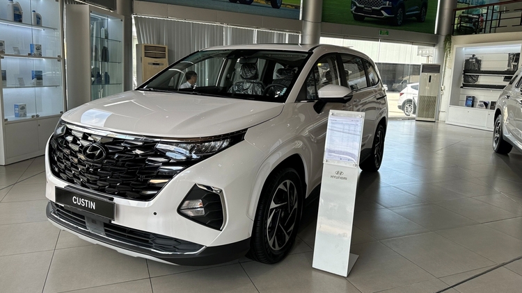 hyundai-custin-vin-2023-6.jpg