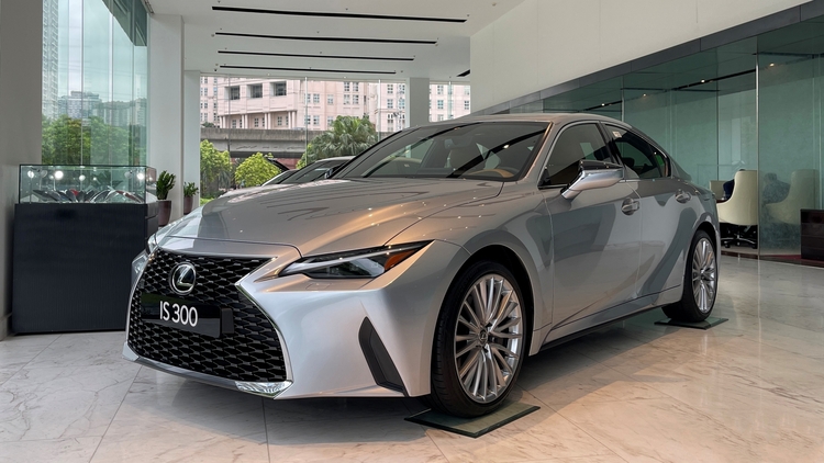 lexus-is-khai-tu-tai-vietnam-6.jpg