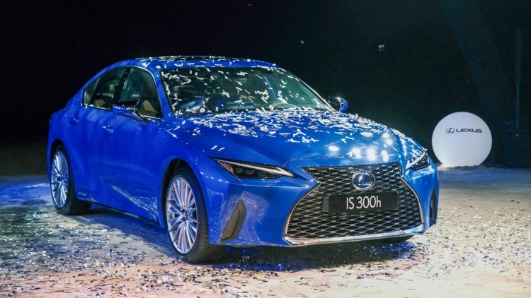 lexus-is-khai-tu-tai-vietnam-1.jpg